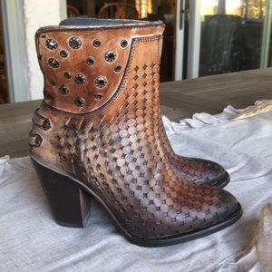 Corral, heeled ankle boots